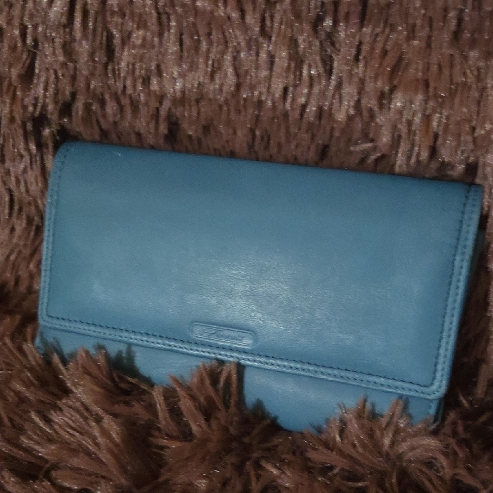 Fossil Checkbook, ID and Card Wallet